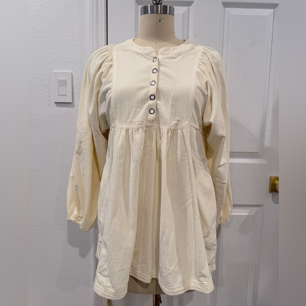 BNWOT Free People - We The Free Oversized Cream Buttoned Tunic Top - Picture 3 of 13